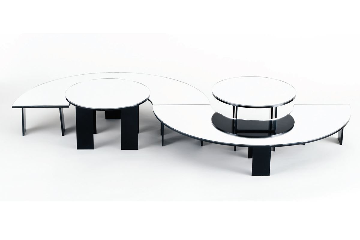 Display Stand With Mirror / 4 Pieces